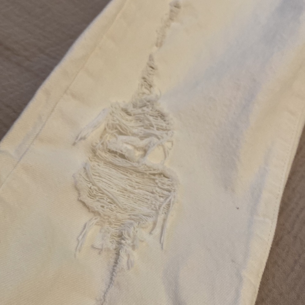 Levi's 501 Women White Straight Distressed Jeans. Size 26 - Picture 10 of 11